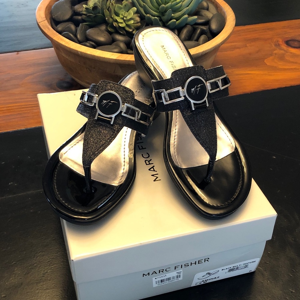 Marc Fisher 's Amina2, Black Multi Textured Sandals, Like New. 7.5. - Picture 4 of 12